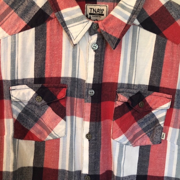 Aritzia TNA Classic fit plaid flannel button down - Picture 6 of 6